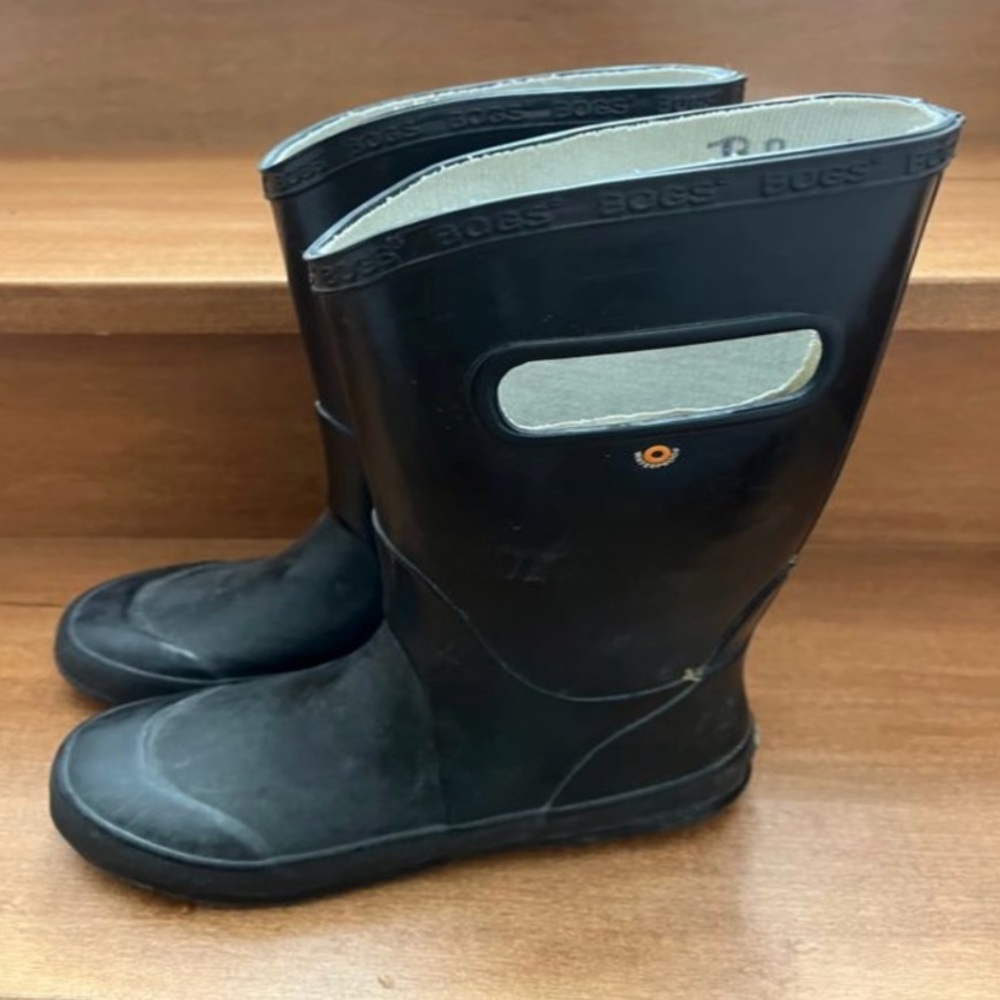Bogs Boys black rain boots well loved Size 13